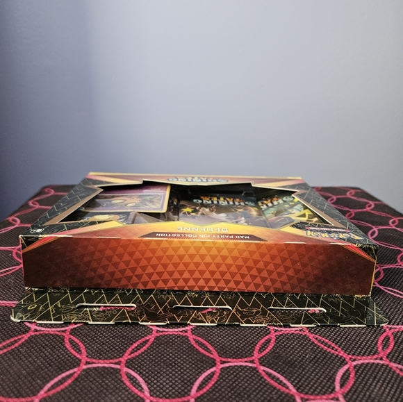 Pokemon Shining Fates Mad Party Pin Collection Dedenne - Picture 2 of 9